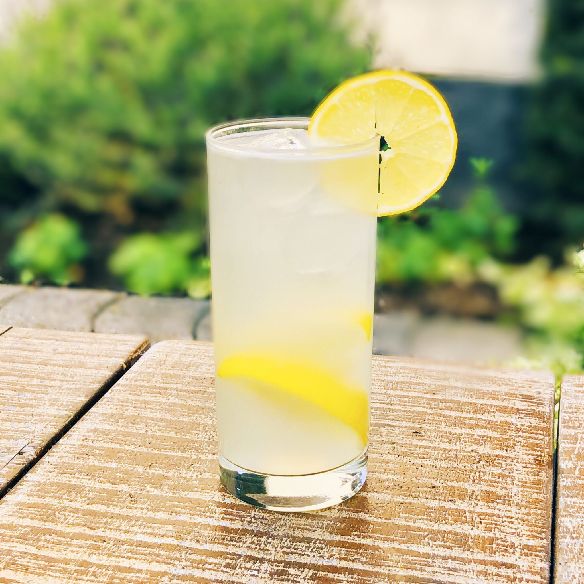 Limoncello Collins Cocktail Vibes